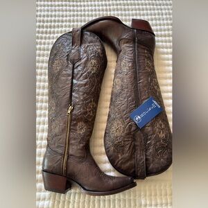 Tall wide calf snip toe cowgirl boots.